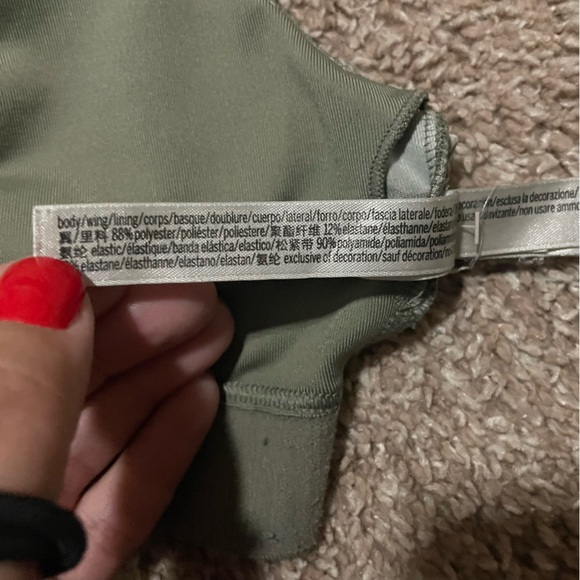 VS PINK Victoria's Secret Camo Style Lightly Lined Sports Bra Size XS - Picture 5 of 5